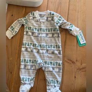 Baby Carters fleece pajamas  0-3mo New with tags